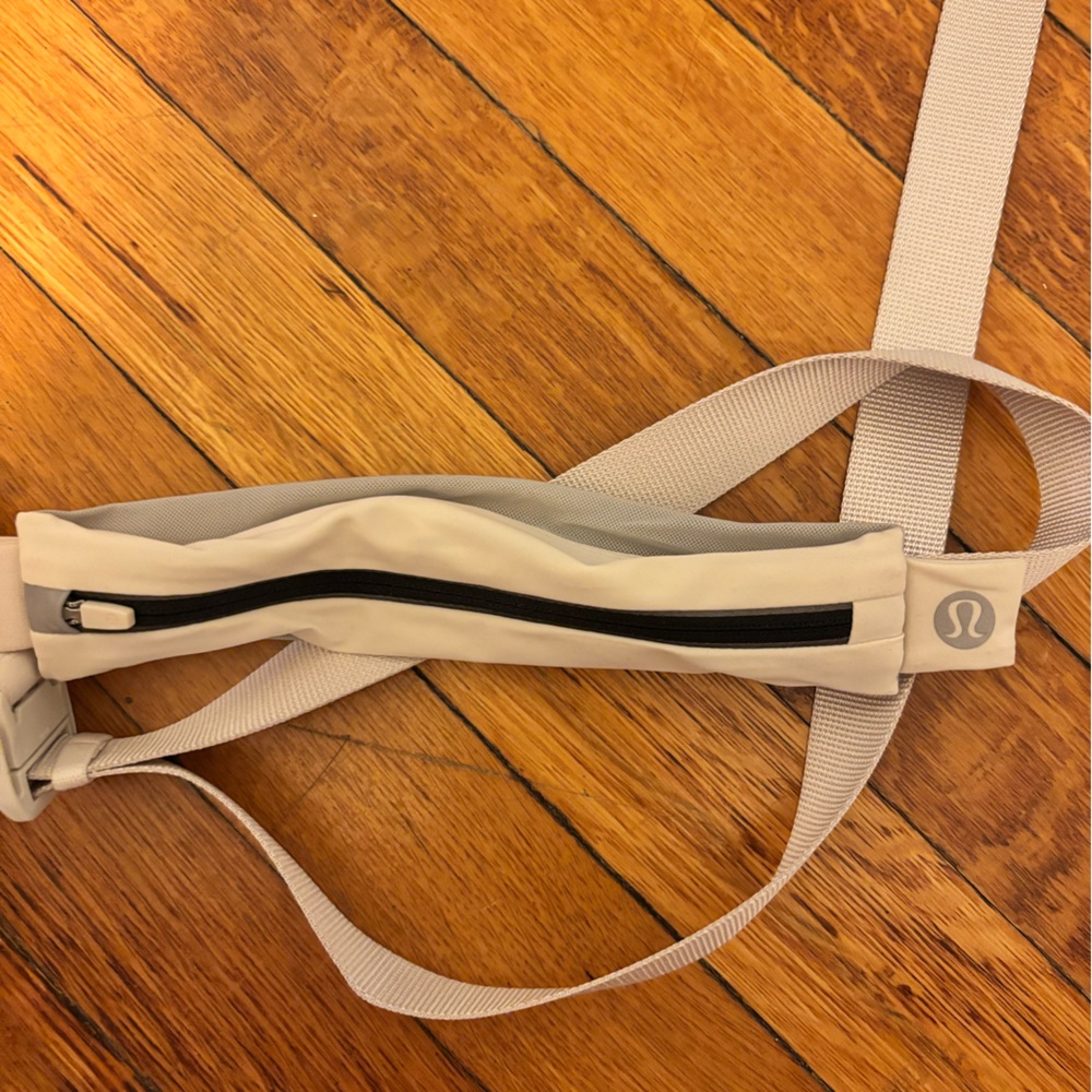 Lululemon Fast and Free Running Belt
